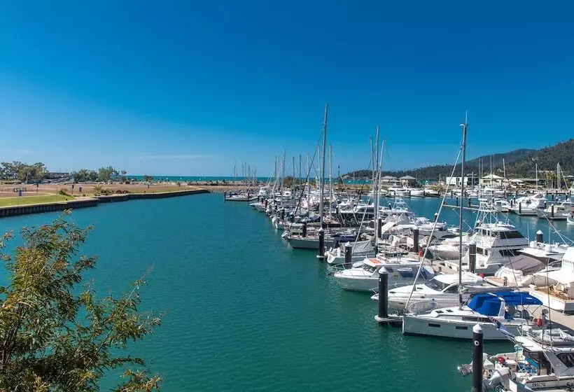 Marina Dreams   Airlie Beach