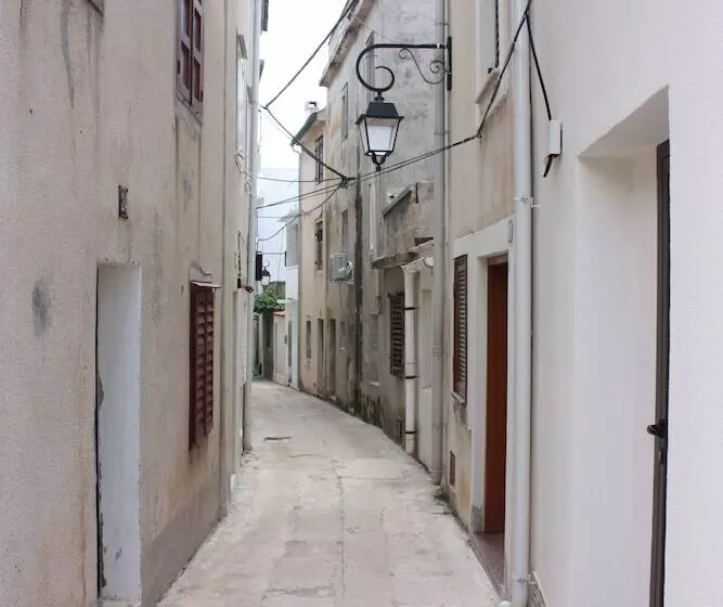 پانسیون Nana Marusha Old Town Home