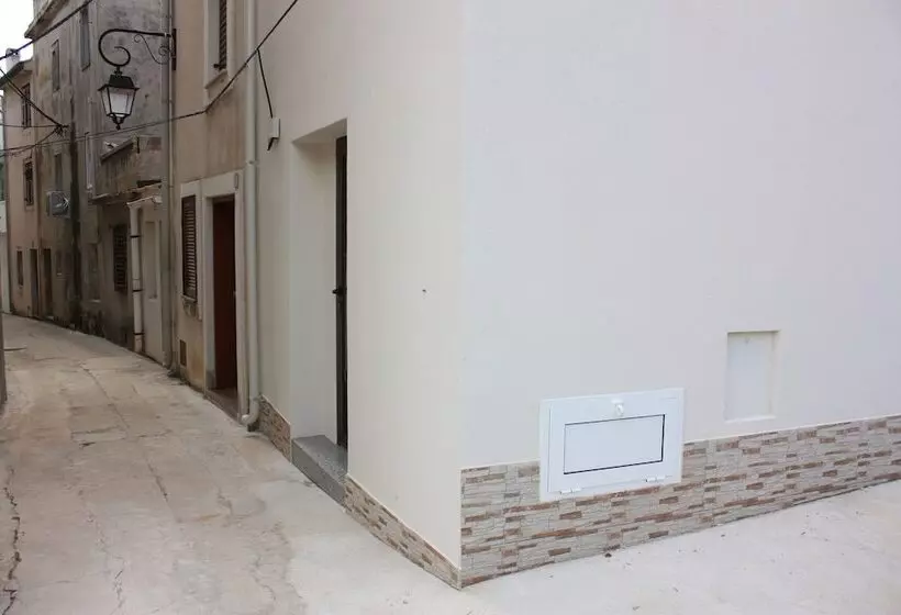 پانسیون Nana Marusha Old Town Home