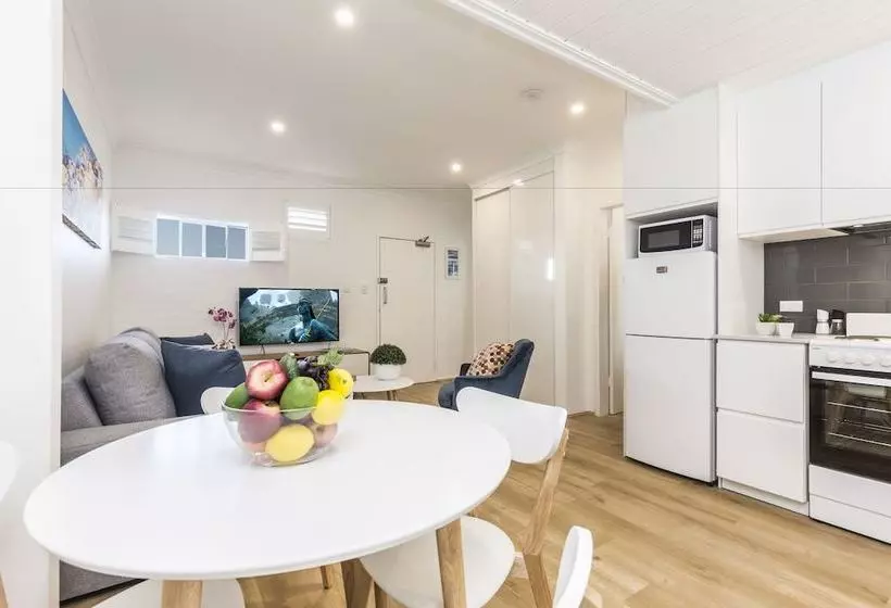 Bondi Beach Spacious Apt, Car Space, Ac And Netflix