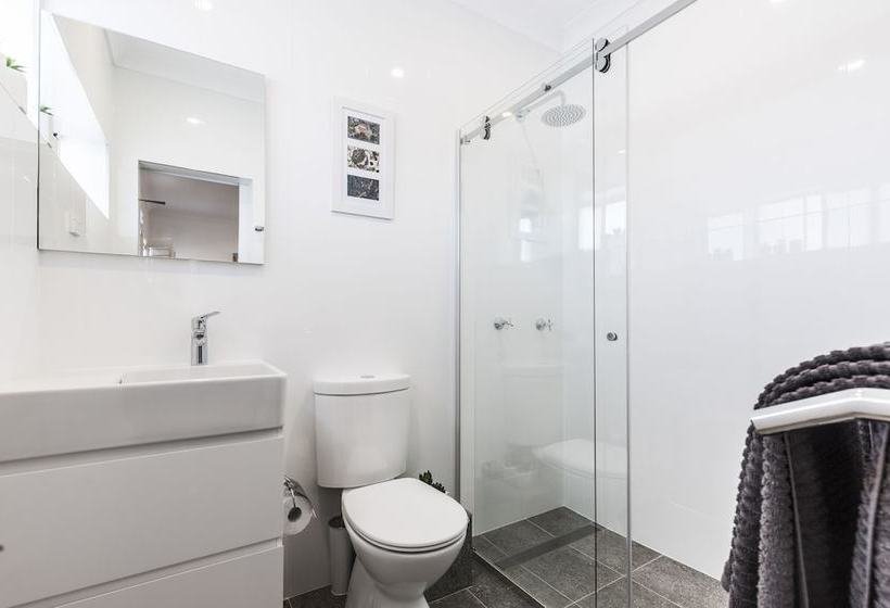 Bondi Beach Spacious Apt, Car Space, Ac And Netflix