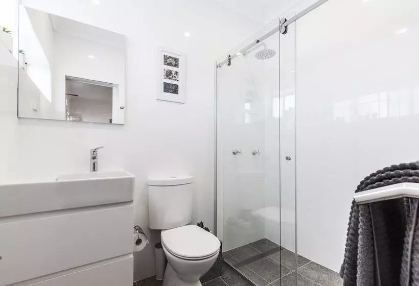 Bondi Beach Spacious Apt, Car Space, Ac And Netflix