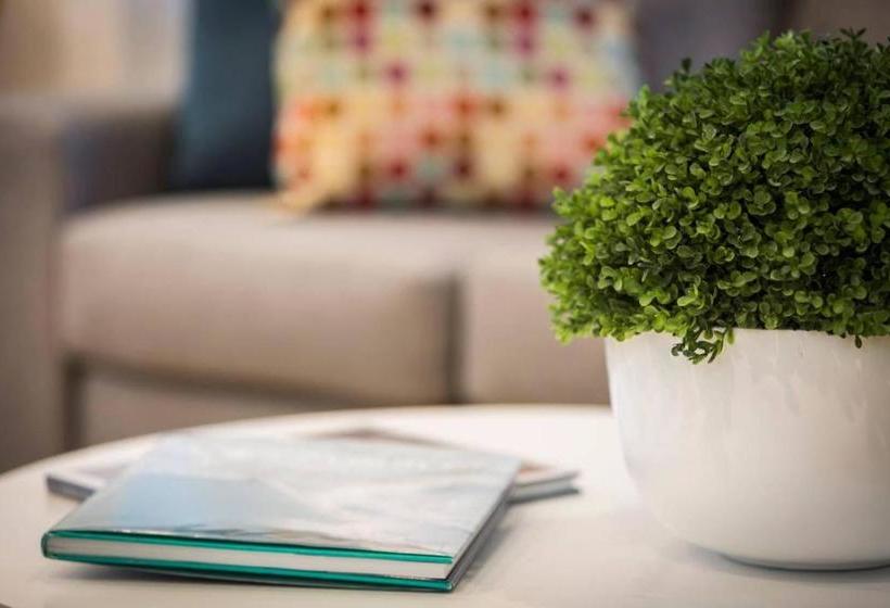 Bondi Beach Spacious Apt, Car Space, Ac And Netflix