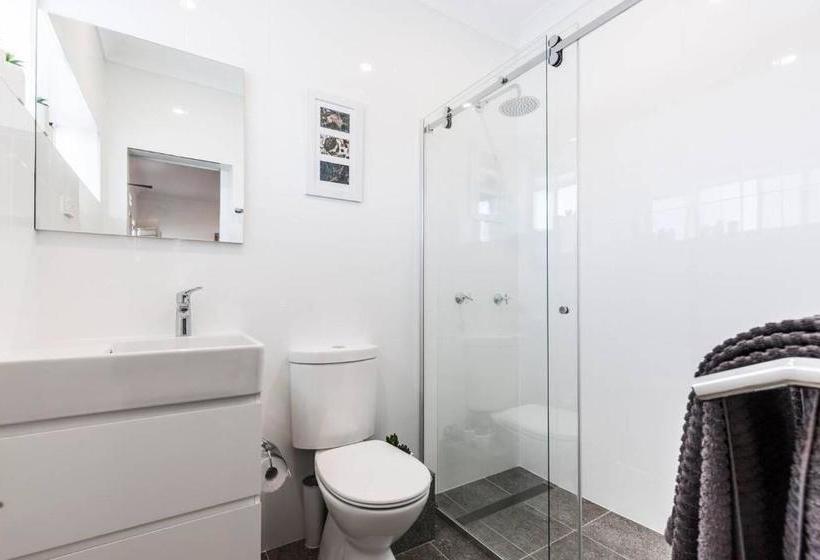 Bondi Beach Spacious Apt, Car Space, Ac And Netflix