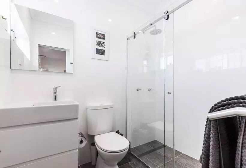 Bondi Beach Spacious Apt, Car Space, Ac And Netflix