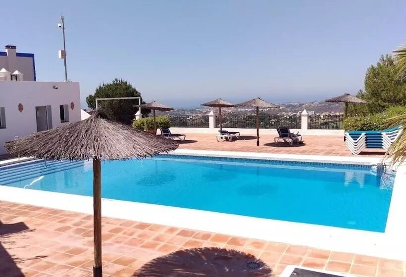 Spacious Family Benahavis Retreat