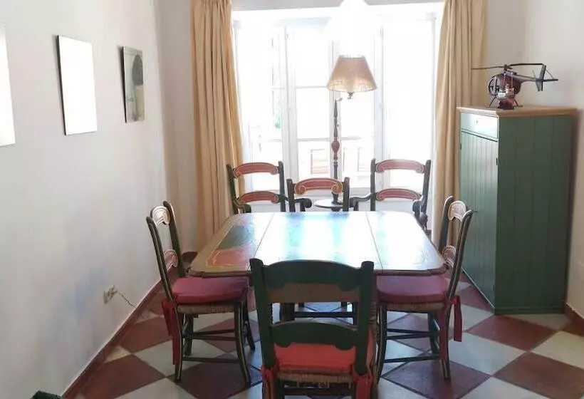 Spacious Family Benahavis Retreat