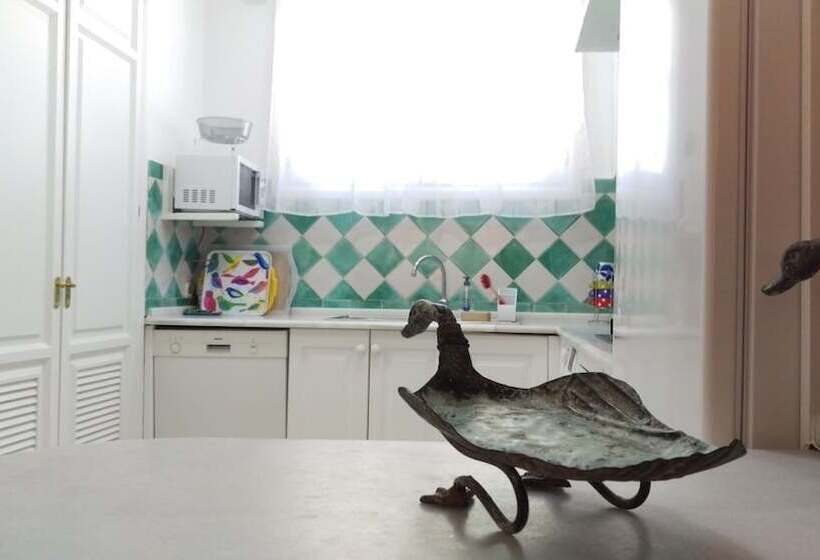 Spacious Family Benahavis Retreat