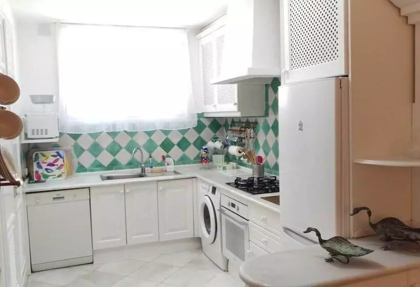 Spacious Family Benahavis Retreat