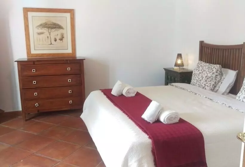 Spacious Family Benahavis Retreat