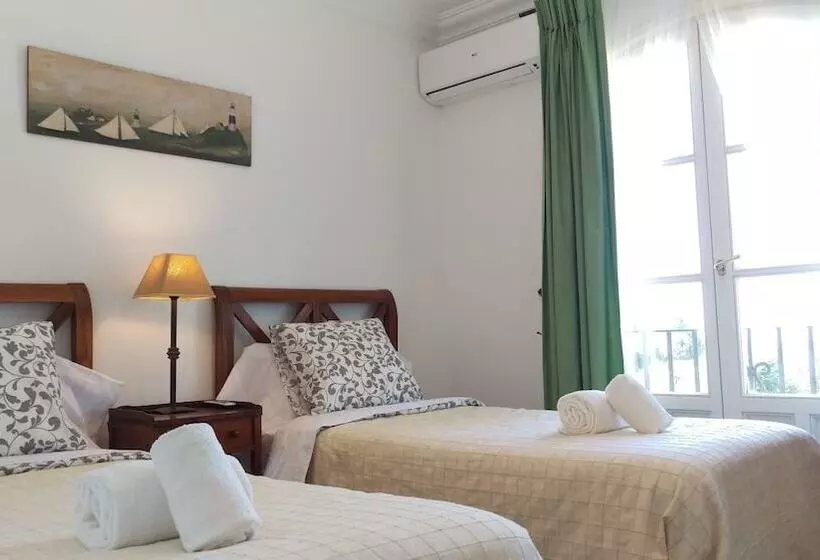 Spacious Family Benahavis Retreat