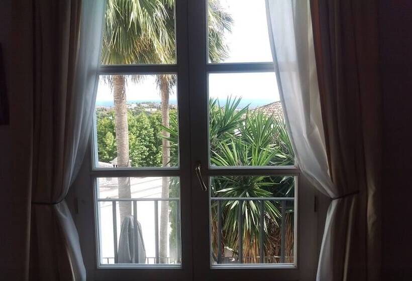 Spacious Family Benahavis Retreat