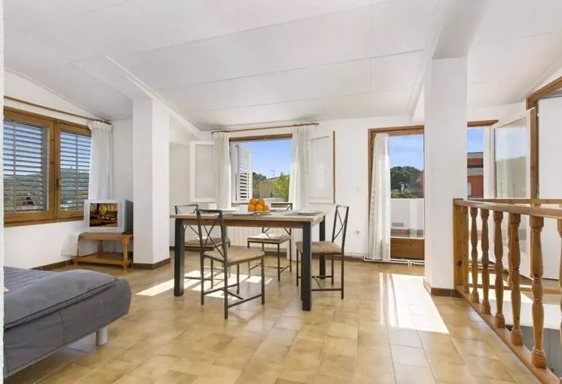 104665    Villa In Lloret De Mar