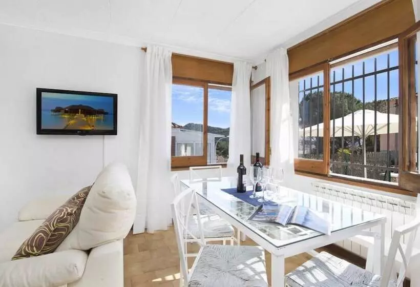 104665    Villa In Lloret De Mar