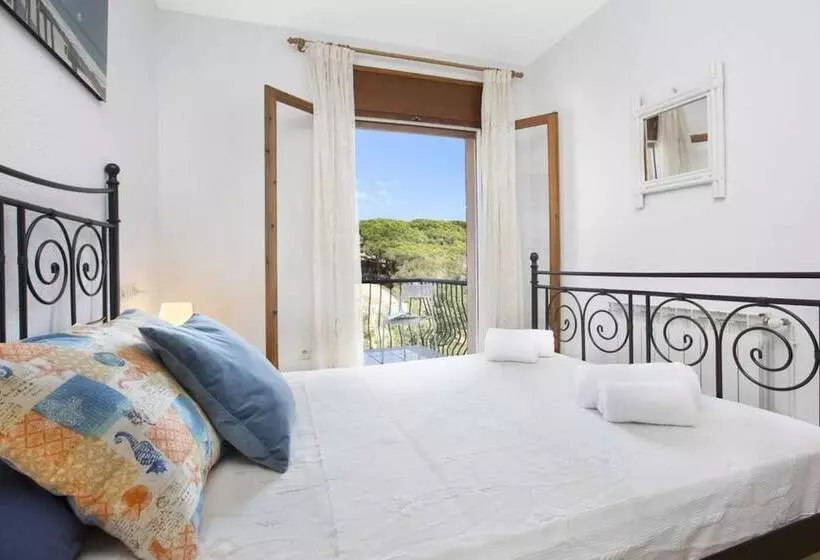 104665    Villa In Lloret De Mar