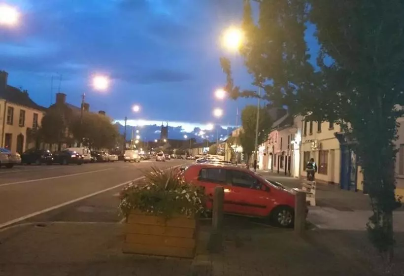 ユースホステル Skellys