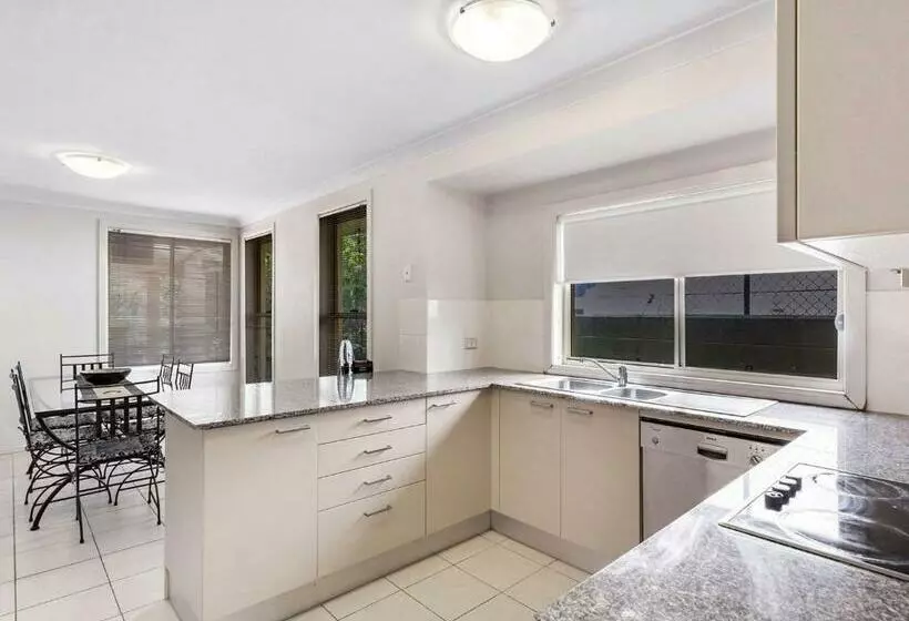 Alida Close 1 Lagoons Estate