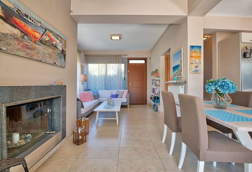 Elegant Maisonette Garden Near Beach