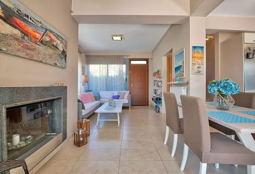 Elegant Maisonette Garden Near Beach