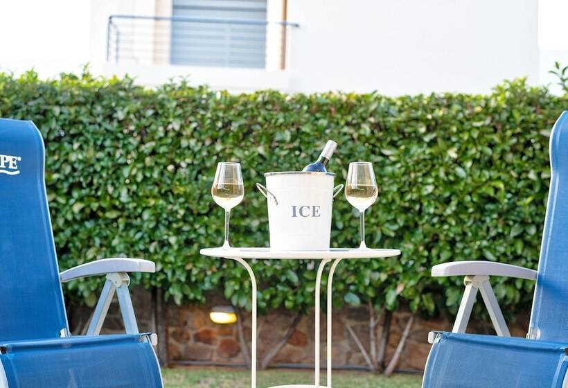 Elegant Maisonette Garden Near Beach