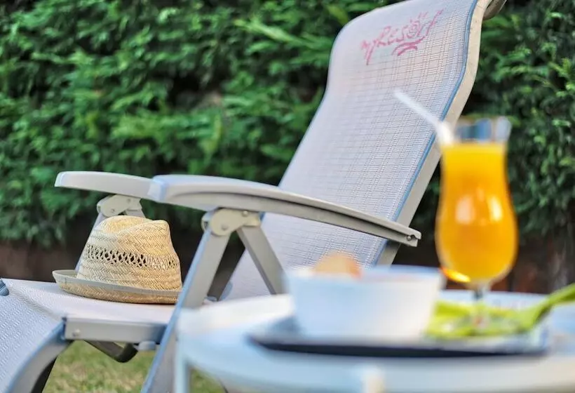 Elegant Maisonette Garden Near Beach