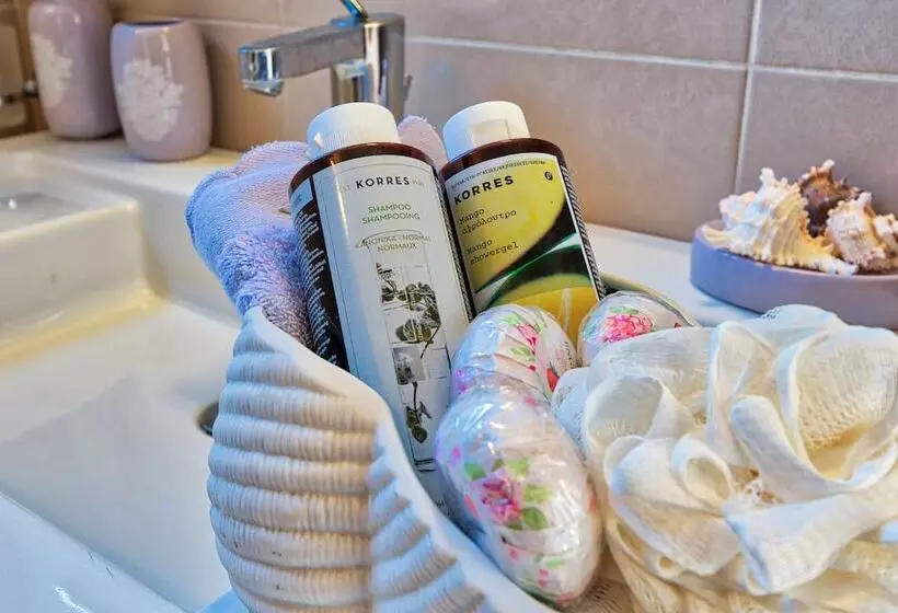 Elegant Maisonette Garden Near Beach