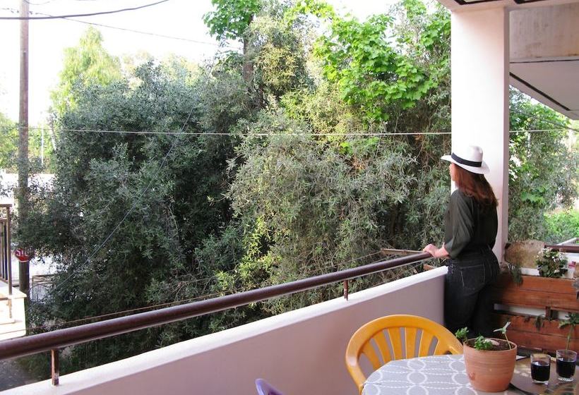 Handmade Apartment. A Step To City Center & Beach