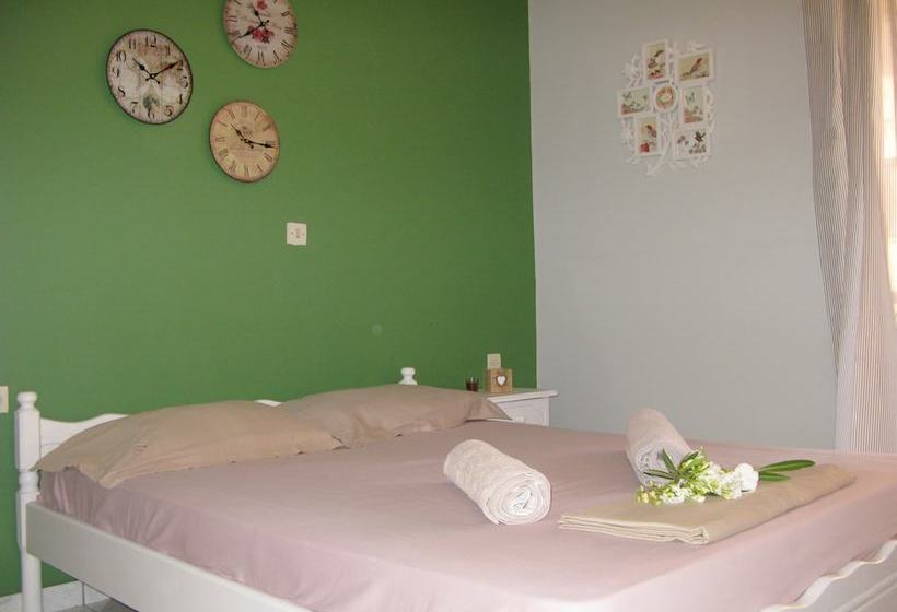 Handmade Apartment. A Step To City Center & Beach