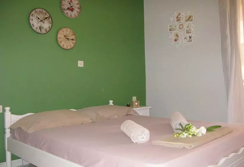 Handmade Apartment. A Step To City Center & Beach