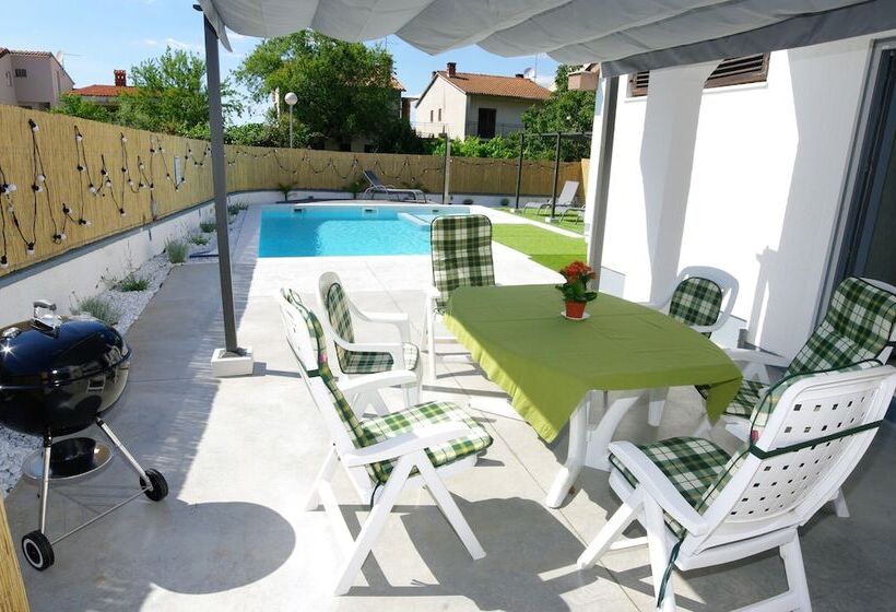 Kuntrada 45 With Heated Pool And Kids Pool