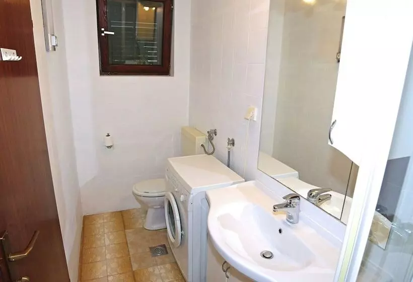Kuntrada 45 With Heated Pool And Kids Pool