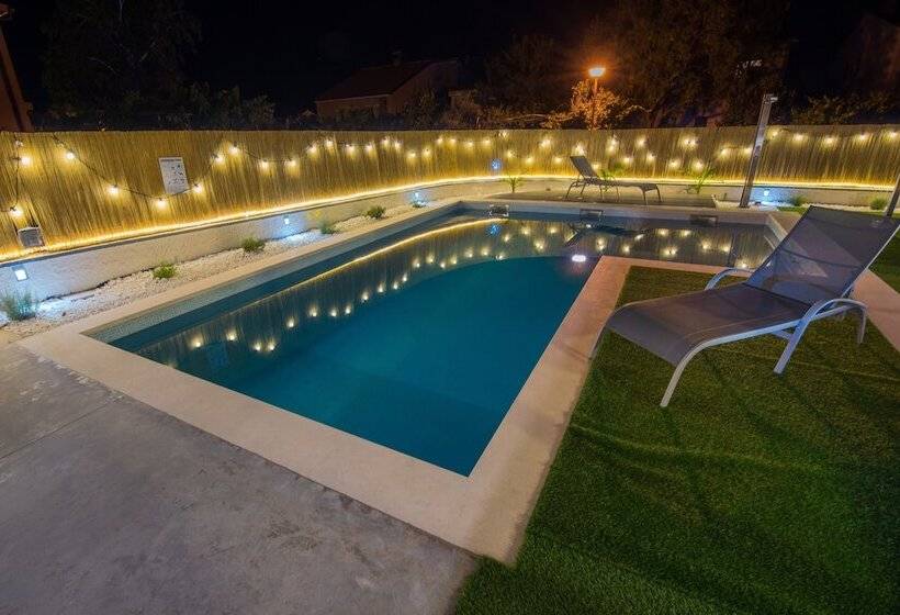 Kuntrada 45 With Heated Pool And Kids Pool