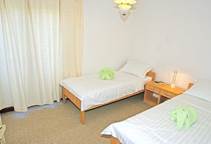 Kuntrada 45 With Heated Pool And Kids Pool