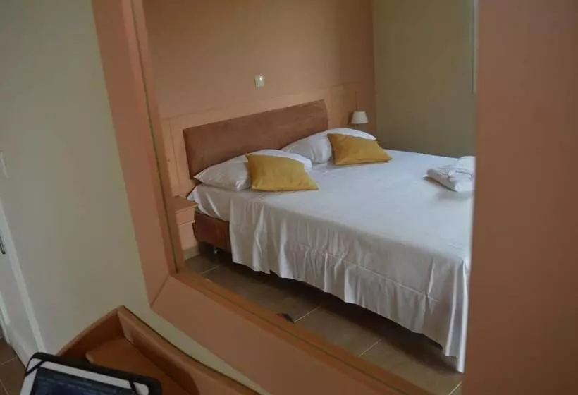 Mel S Apartments