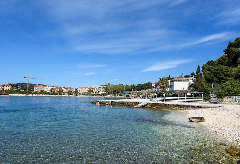 Pensão Best Location Rooms