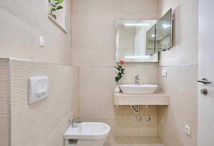 Pensão Best Location Rooms