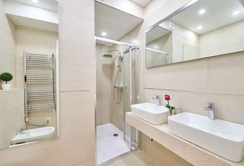 Pensão Best Location Rooms