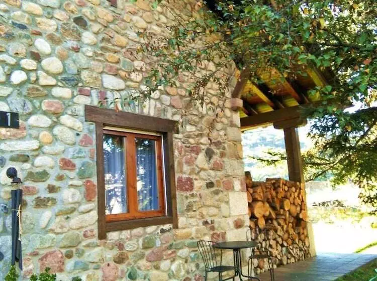 Aamiaismajoitus (B&B) Chalet Rec Dels Noguers