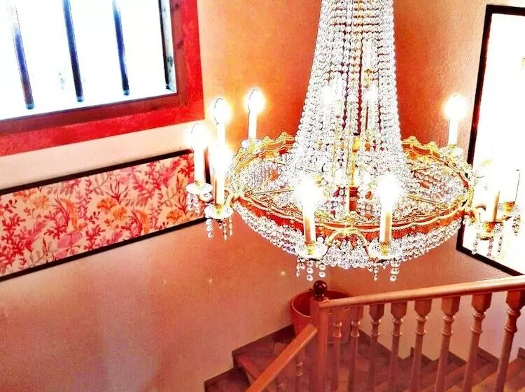 Aamiaismajoitus (B&B) Chalet Rec Dels Noguers