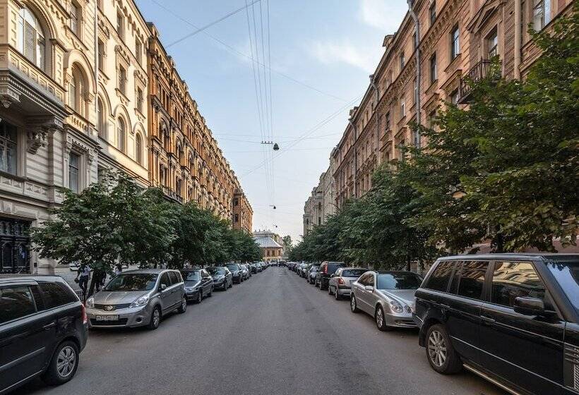 Friends Apartment On Pushkinskaya