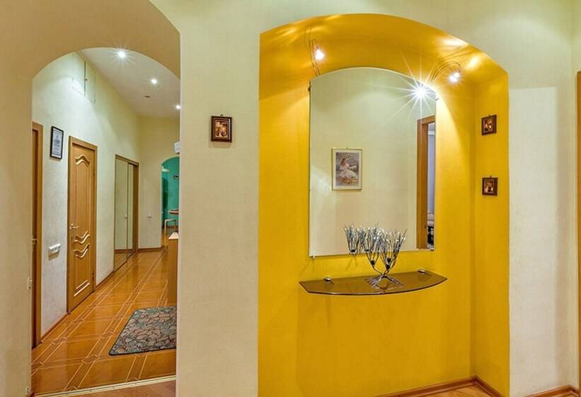 Friends Apartment On Pushkinskaya