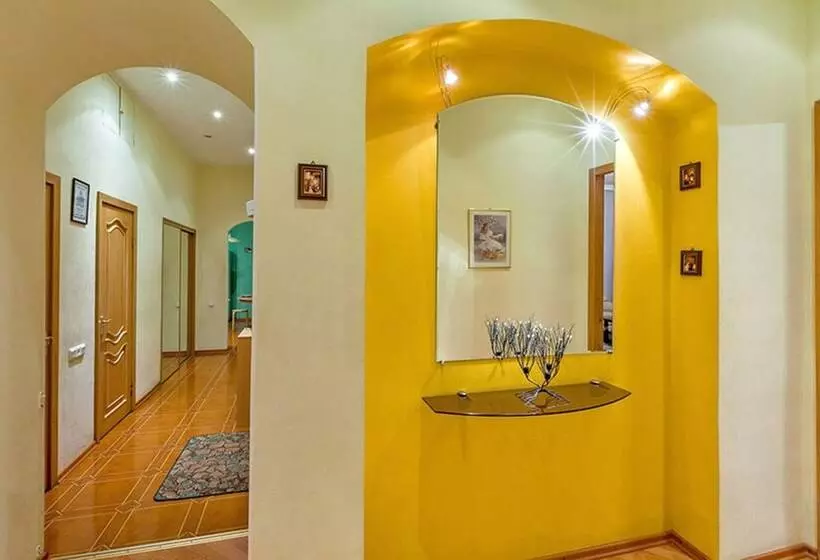 Friends Apartment On Pushkinskaya