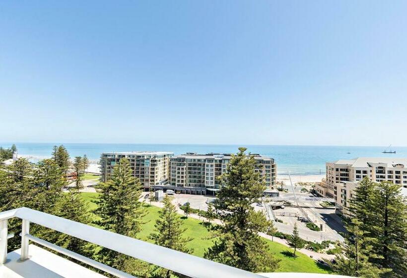 Belle Escapes   Glenelg Skyline Penthouse