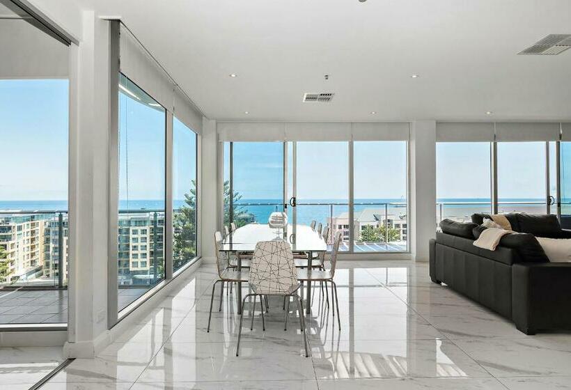 Belle Escapes   Glenelg Skyline Penthouse