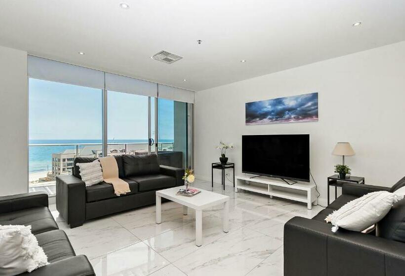 Belle Escapes   Glenelg Skyline Penthouse