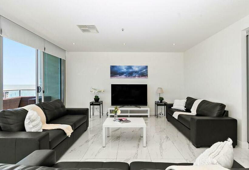 Belle Escapes   Glenelg Skyline Penthouse