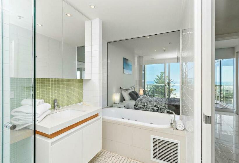 Belle Escapes   Glenelg Skyline Penthouse