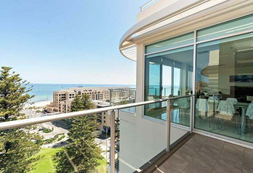 Belle Escapes   Glenelg Skyline Penthouse