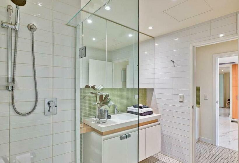 Belle Escapes   Glenelg Skyline Penthouse