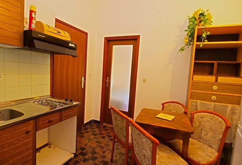 ペンション Apartment Emilia 424